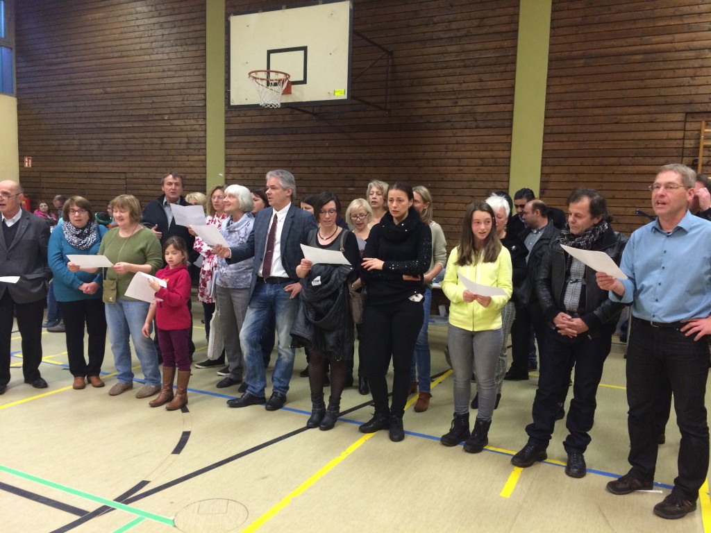 Der spontan gebildete Chor sorgte für Unterhaltung Foto: Stadt Bexbach