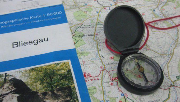 header_artikel_kompass_wandern