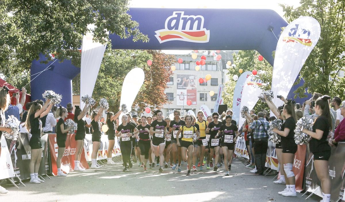 Saarland | Saarlouis: Ladies first! 1.405 Frauen wissen, wo es lang geht -  Homburg1