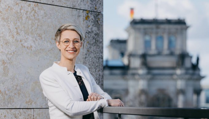 Nadine Schön_1