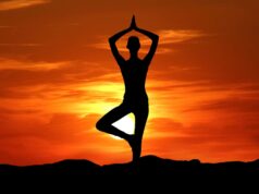 Akademie für Ältere startet in Homburg mit Yoga, KI und Philosophie