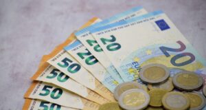 money, inflation, banknotes