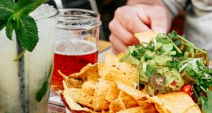 potato chips on plate