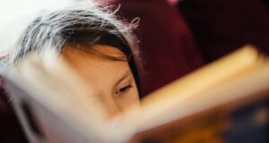 selective focus photography of girl