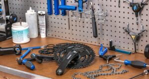black mountain bike gear set