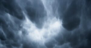 dark clouds during daytime
