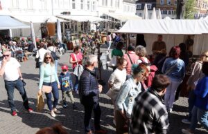 Freiluftgalerie Homburg: Keramikmarkt vereint Kunst und verkaufsoffenen Sonntag