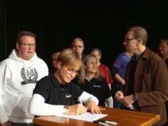 St. Ingbert: Vereine und Stadt werben gemeinsam für Sanierung der Ingobertushalle Vereinsvertreter und Oberbürgermeister werben für Hallensanierung