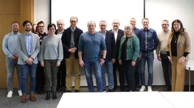 gruppenfoto_auftaktgespr_ch_voit_faragone