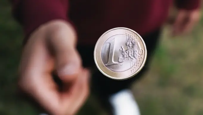 1-Euro-Wurf