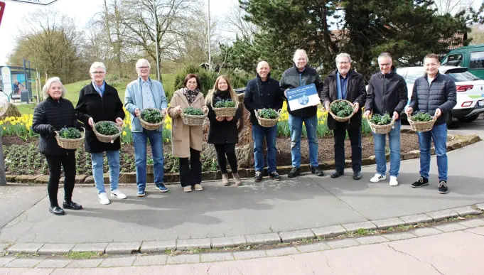 Gruppenfoto-Pflanzaktion-Vergiss-mein-nicht-Homburg-2026