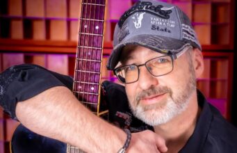 Andy Pink gastiert mit Soloprogramm im Bildungszentrum Kirkel
