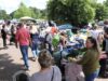 Viele Besucher, viele Stände: Der Flohmarkt in Bildern