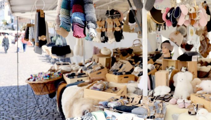 hbg1_5093_attachment_0_1_markt_in_der_fussgaengerzone_giusi_faragone_5