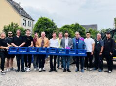 Homburg baut Rekord-Labyrinth aus 10.000 Bierkisten