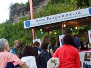 Sommernachtskino auf der Kirkeler Burg zeigt Kiss the Cook