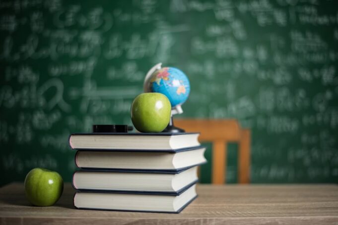 Schule Schulbuch Tafel Lernen