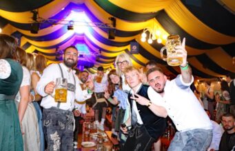 O’zapft is: Homburger Wiesn starten mit vollem Festzelt und bester Stimmung