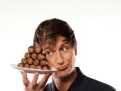 Boris Stijelja beendet Comedyreihe in St. Ingbert mit Cevapcici-Therapie